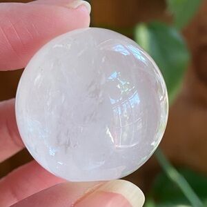 1 Clear Crystal Quartz Sphere. Manifesting and Meditation Crystal Stone